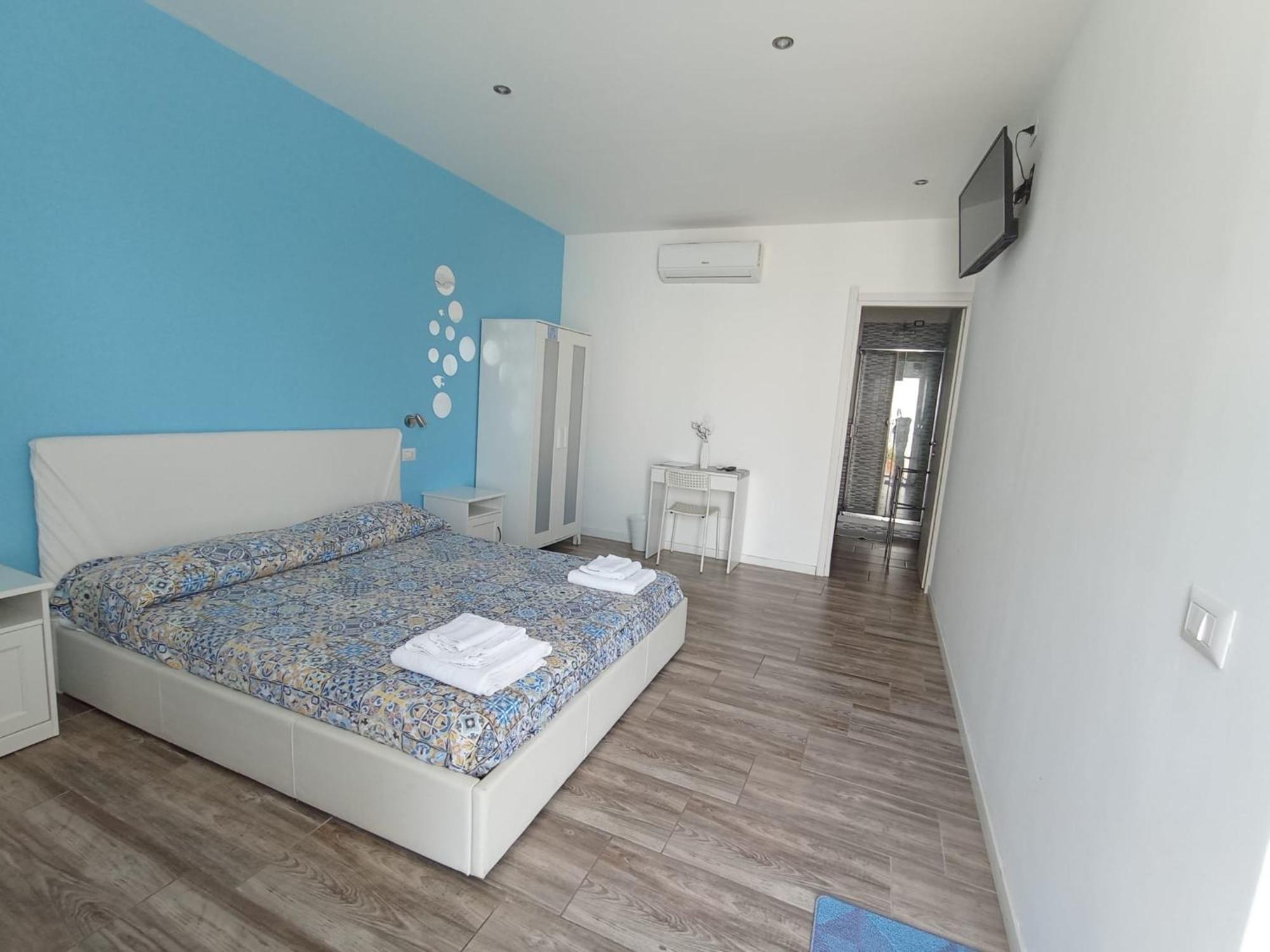 Borgomarino'S Room Cefalù Extérieur photo