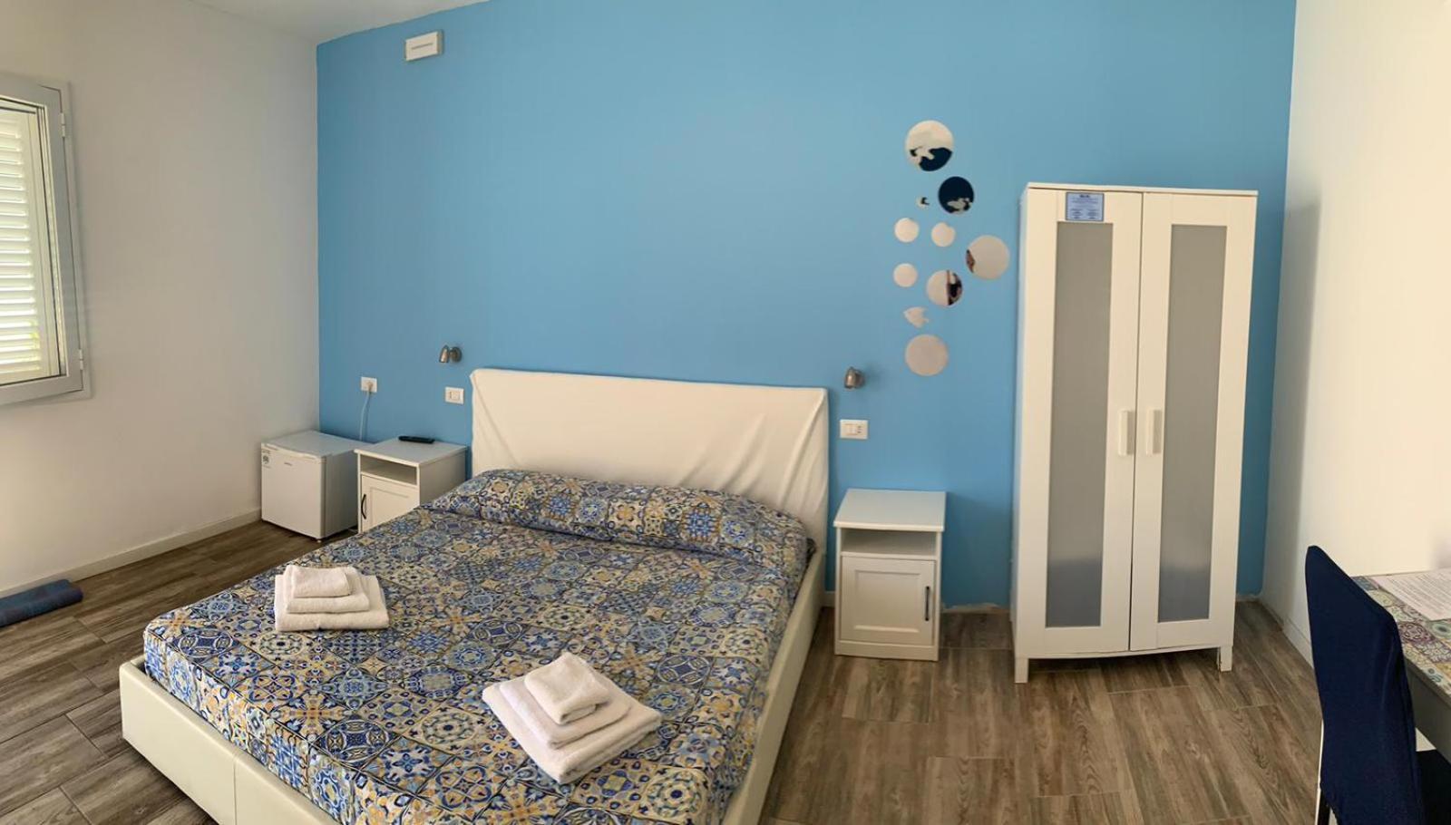 Borgomarino'S Room Cefalù Extérieur photo